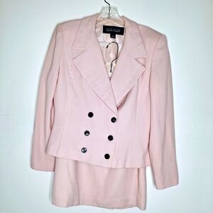 Ellen Tracy brand "The Legally Blonde" 100% wool suit.